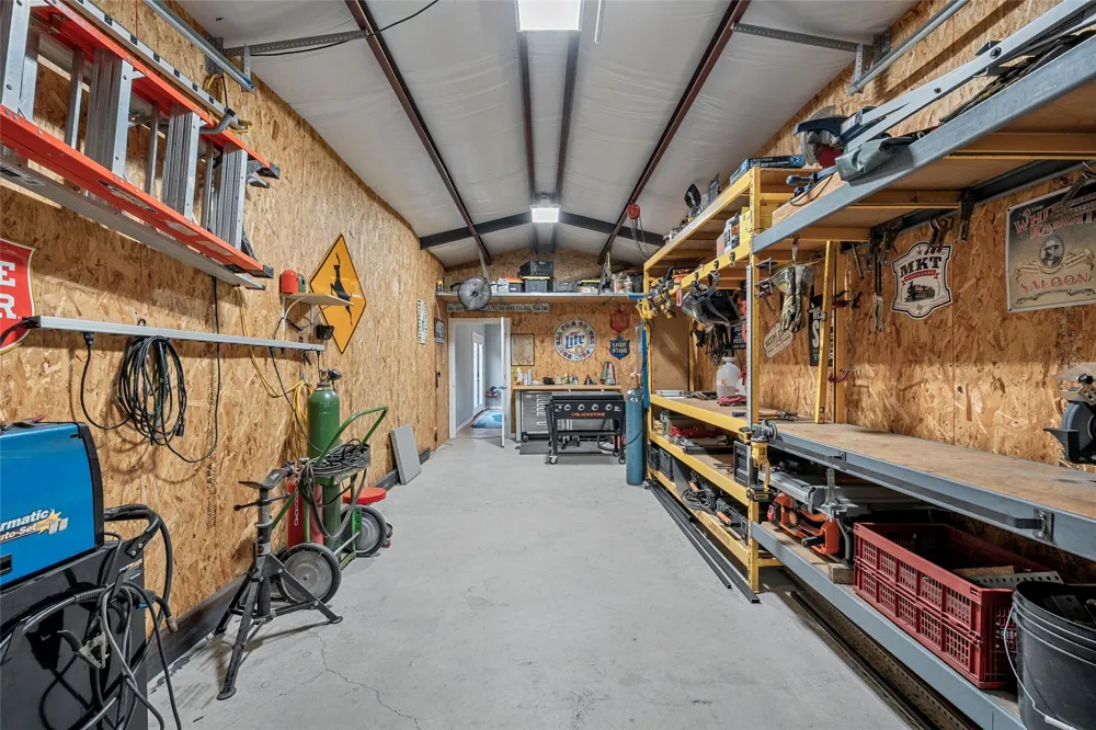 804 Gallant Fox Hewitt, TX 76643