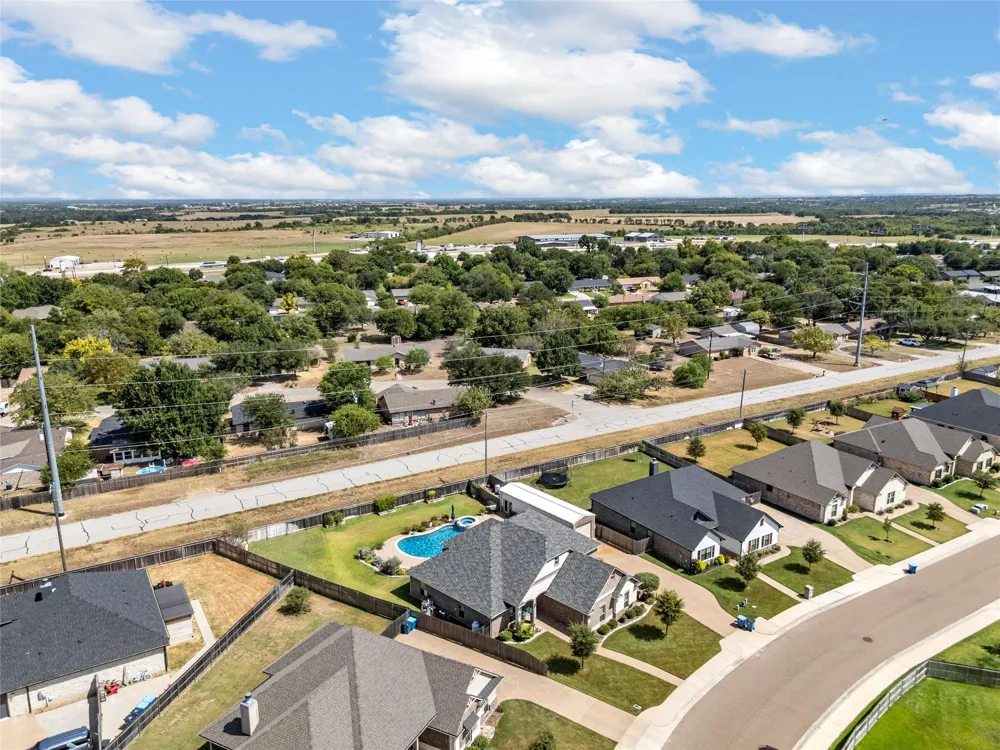 804 Gallant Fox Hewitt, TX 76643