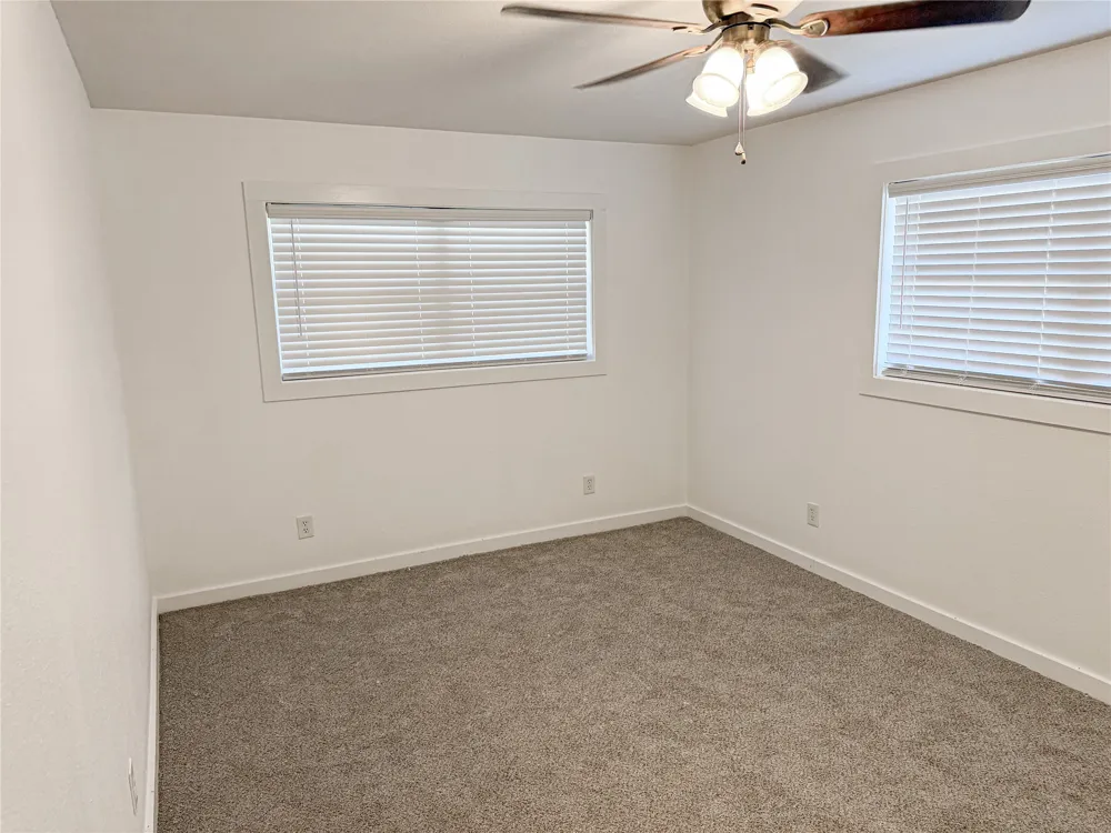 103 W 1st Street Hooks, TX 75561