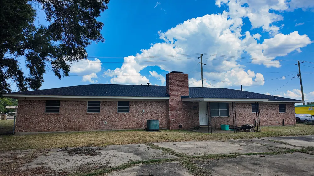 103 W 1st Street Hooks, TX 75561