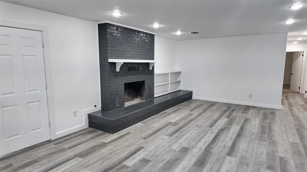 103 W 1st Street Hooks, TX 75561