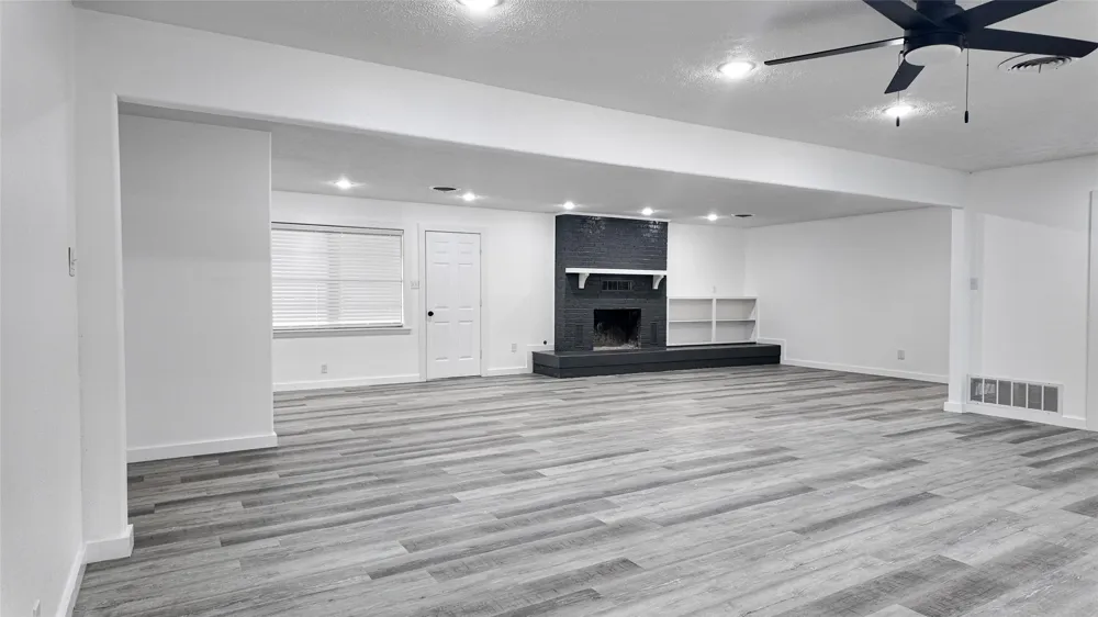 103 W 1st Street Hooks, TX 75561