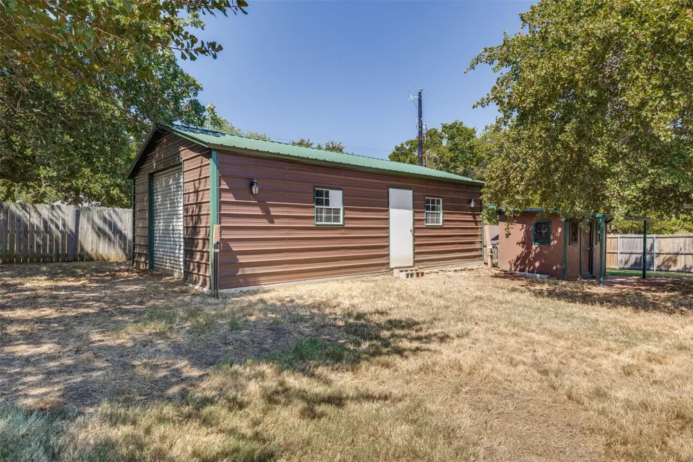 808 Wayne Trail Azle, TX 76020