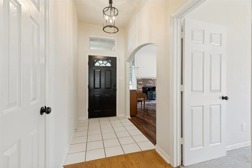808 Wayne Trail Azle, TX 76020