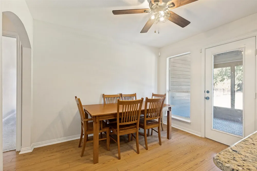808 Wayne Trail Azle, TX 76020