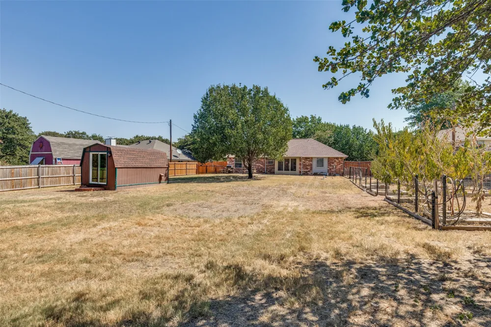 808 Wayne Trail Azle, TX 76020