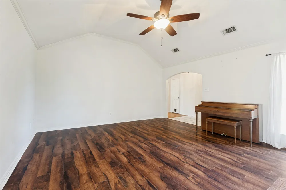 808 Wayne Trail Azle, TX 76020