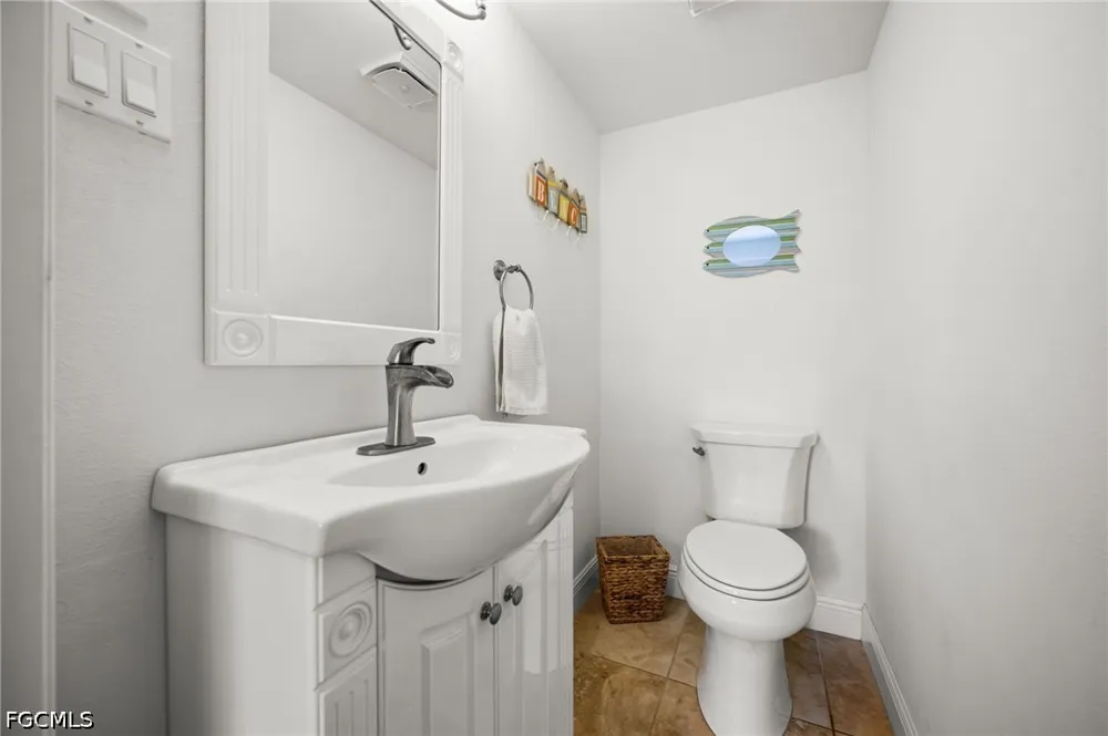 SW Santa Barbara Court #8 Cape Coral, FL 33914
