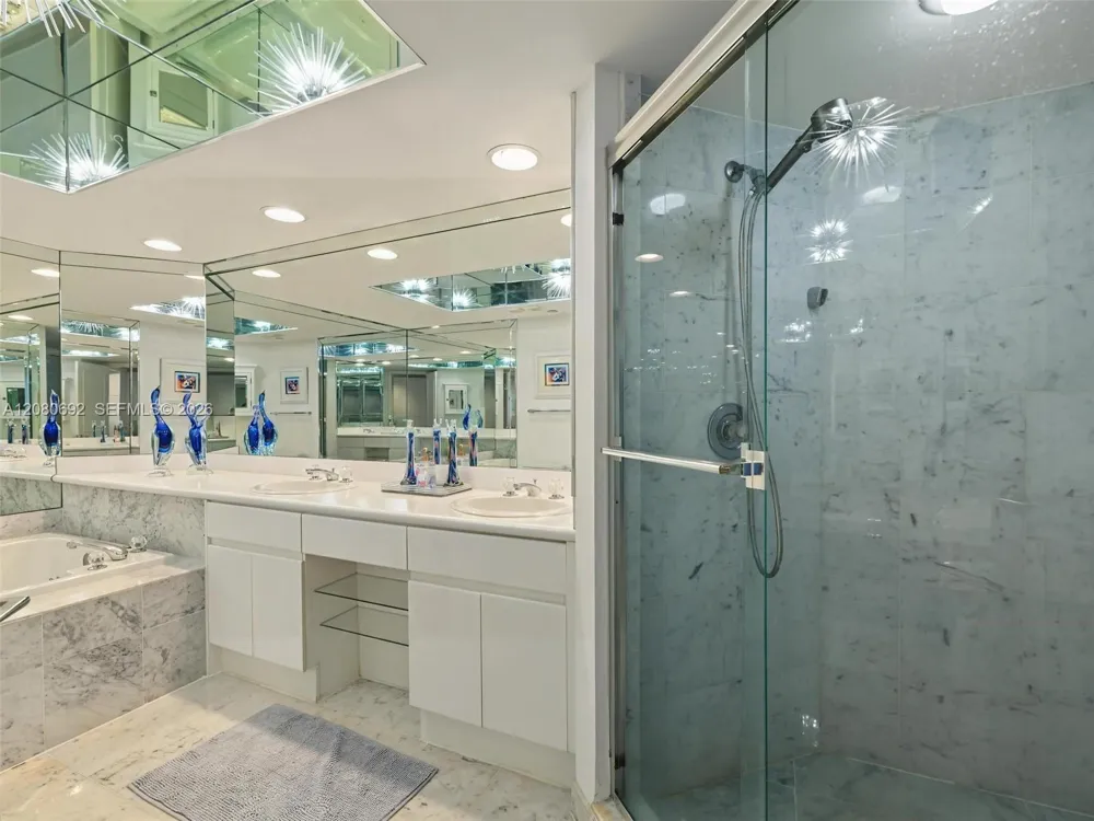 16445 Collins Ave #825 Sunny Isles Beach, FL 33160