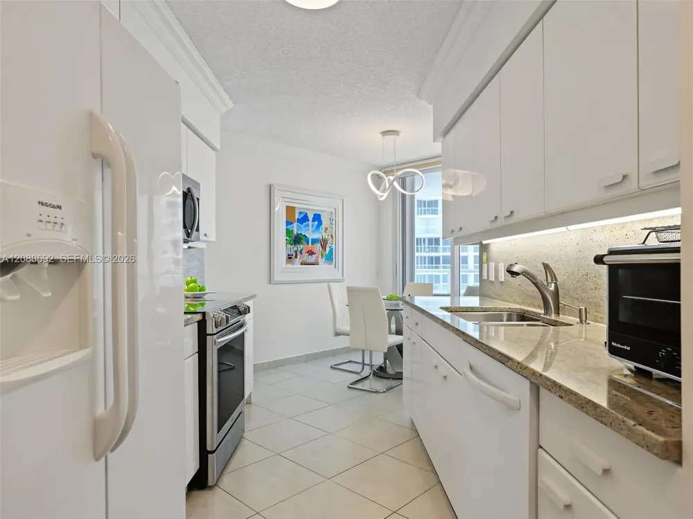16445 Collins Ave #825 Sunny Isles Beach, FL 33160