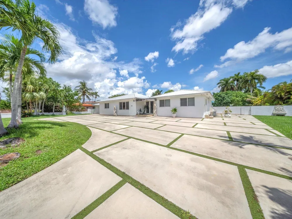 2951 SW 139TH AVENUE Miami, FL 33175