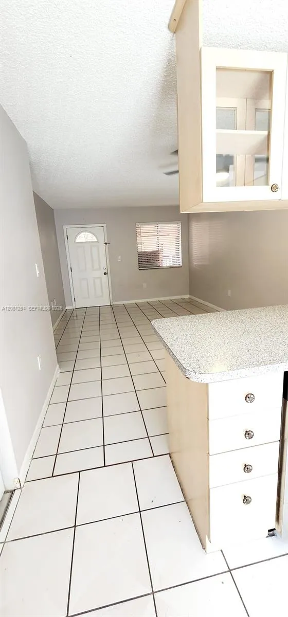5500 W 21st Ct #204 Hialeah, FL 33016
