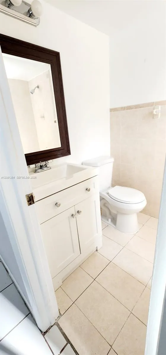 5500 W 21st Ct #204 Hialeah, FL 33016