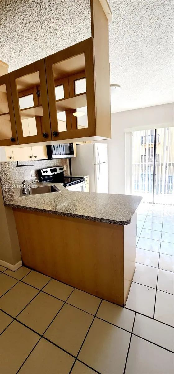5500 W 21st Ct #204 Hialeah, FL 33016