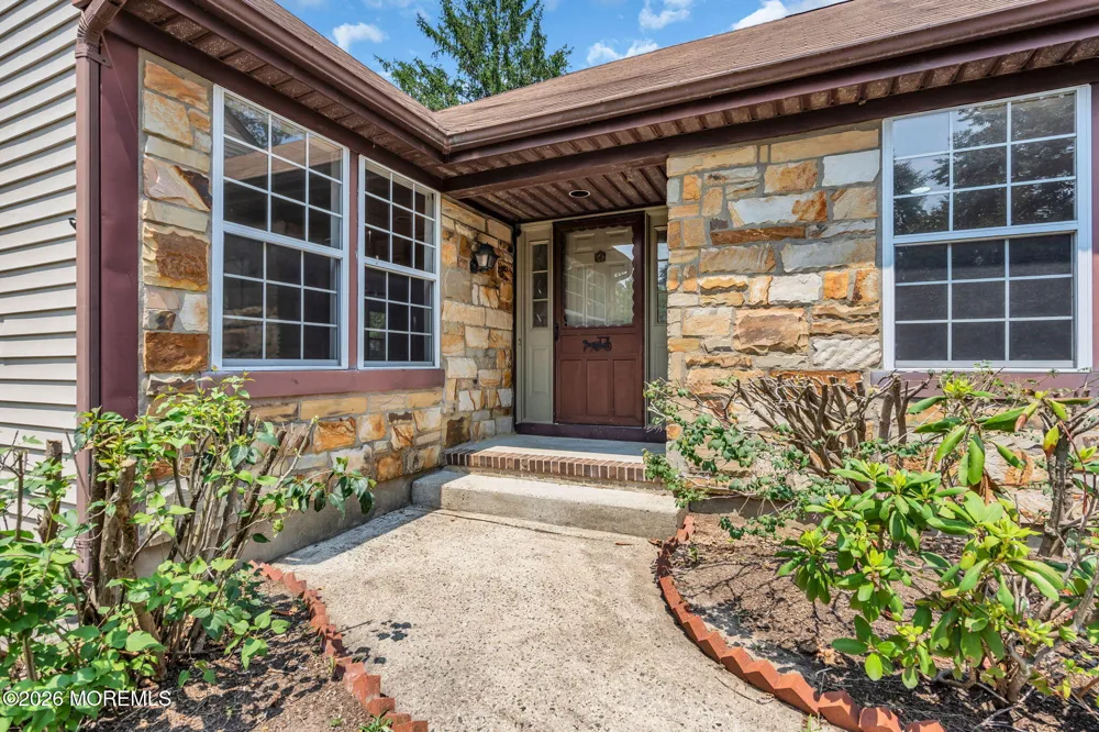 6 Rutherford Hayes Drive Monroe, NJ 08831