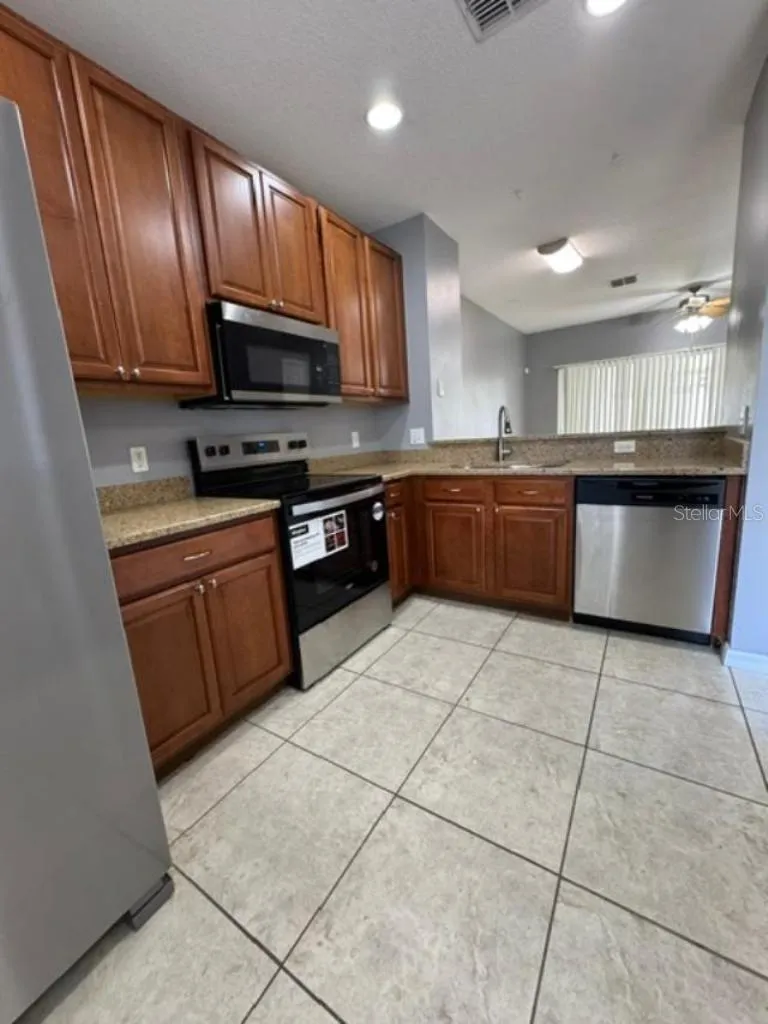 8542 BRUSHLEAF WAY Tampa, FL 33647