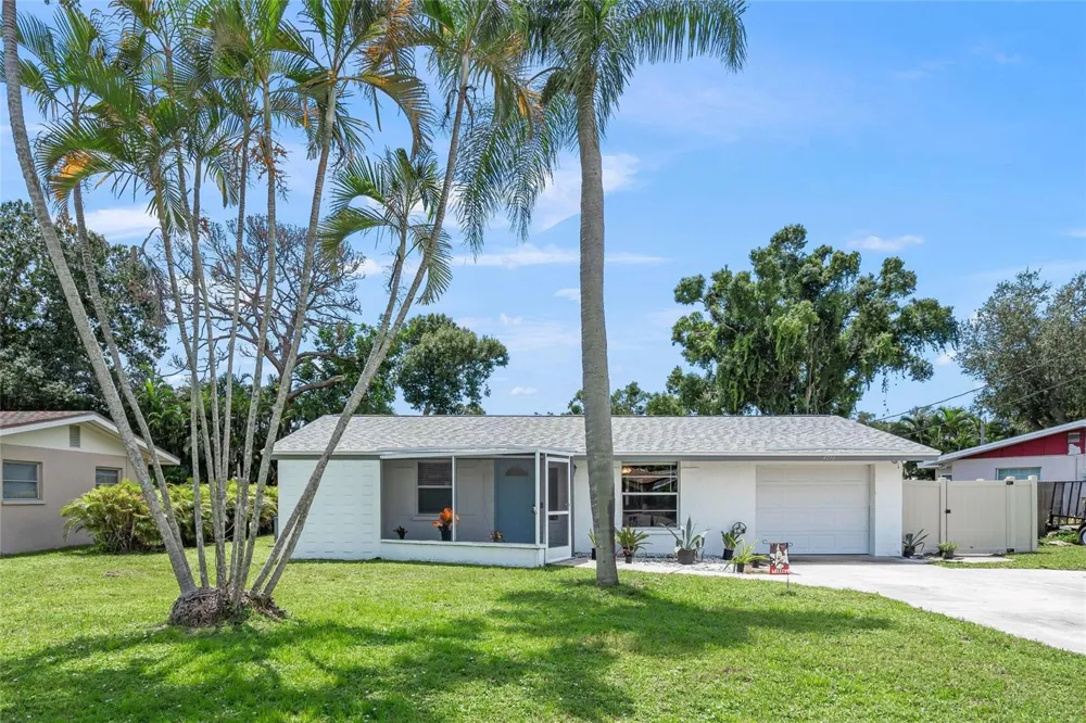 4018 DYER LANE Sarasota, FL 34232