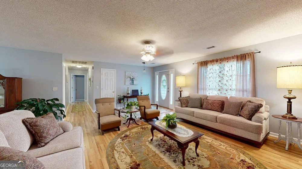 157 Scarlett Ohara DR Ailey, GA 30410