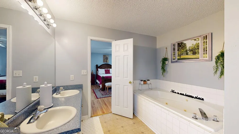 157 Scarlett Ohara DR Ailey, GA 30410