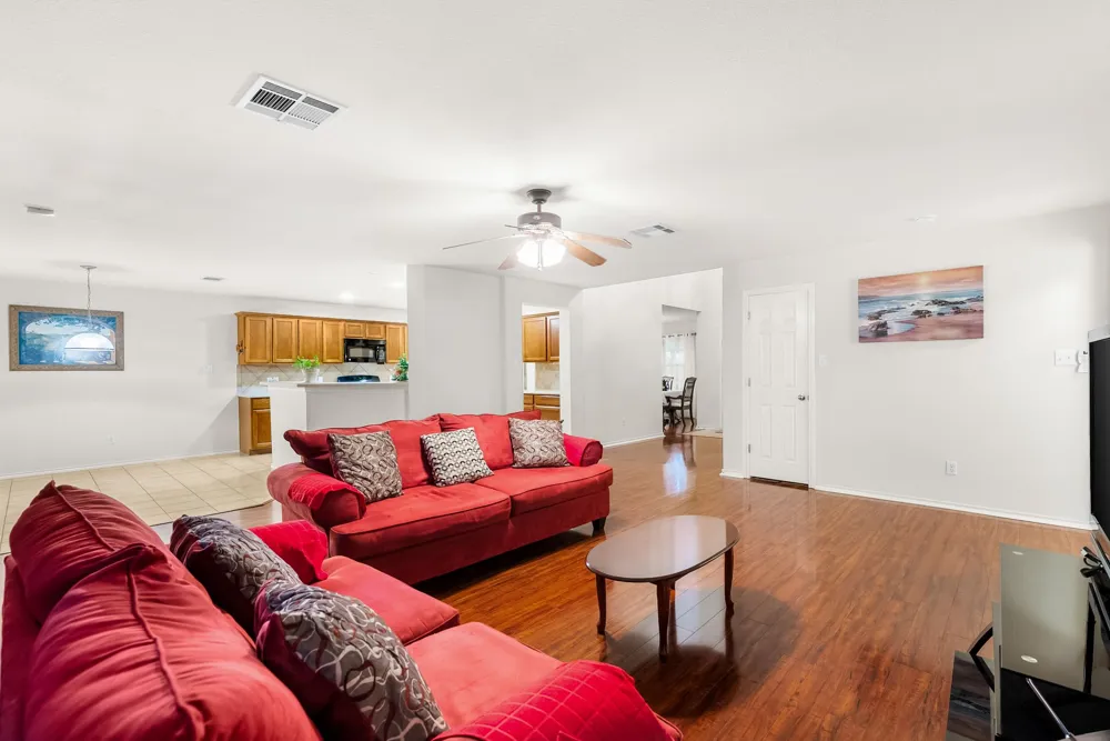 5143 Marsh Lane Buda, TX 78610