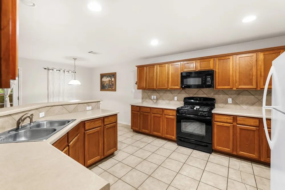 5143 Marsh Lane Buda, TX 78610