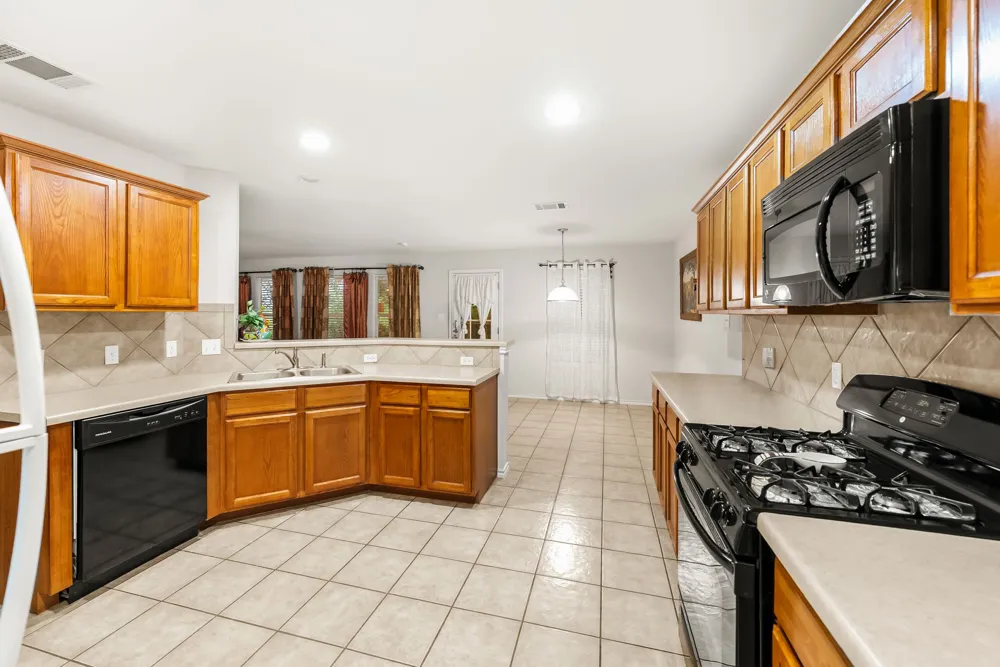 5143 Marsh Lane Buda, TX 78610