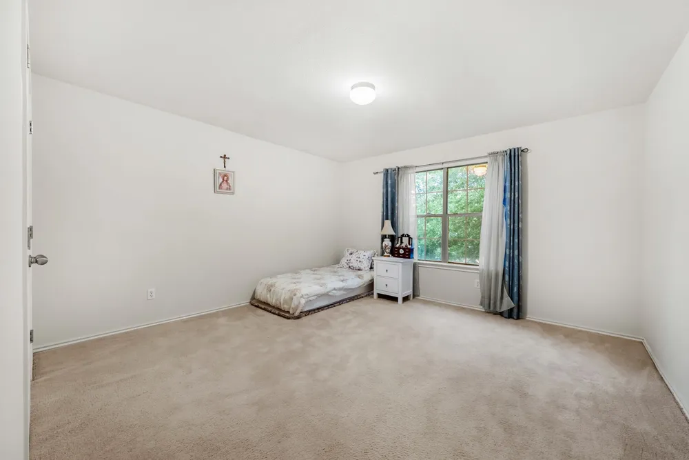 5143 Marsh Lane Buda, TX 78610