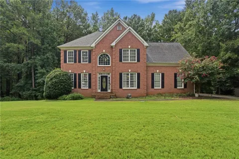 605 Trophy Lane