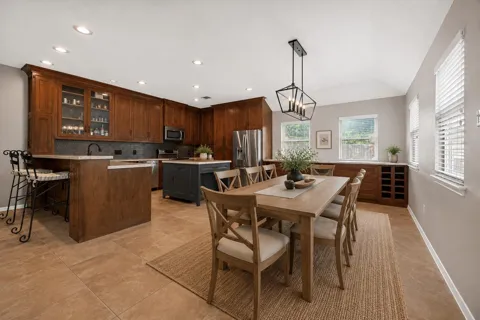7303 Oak Bluff Drive