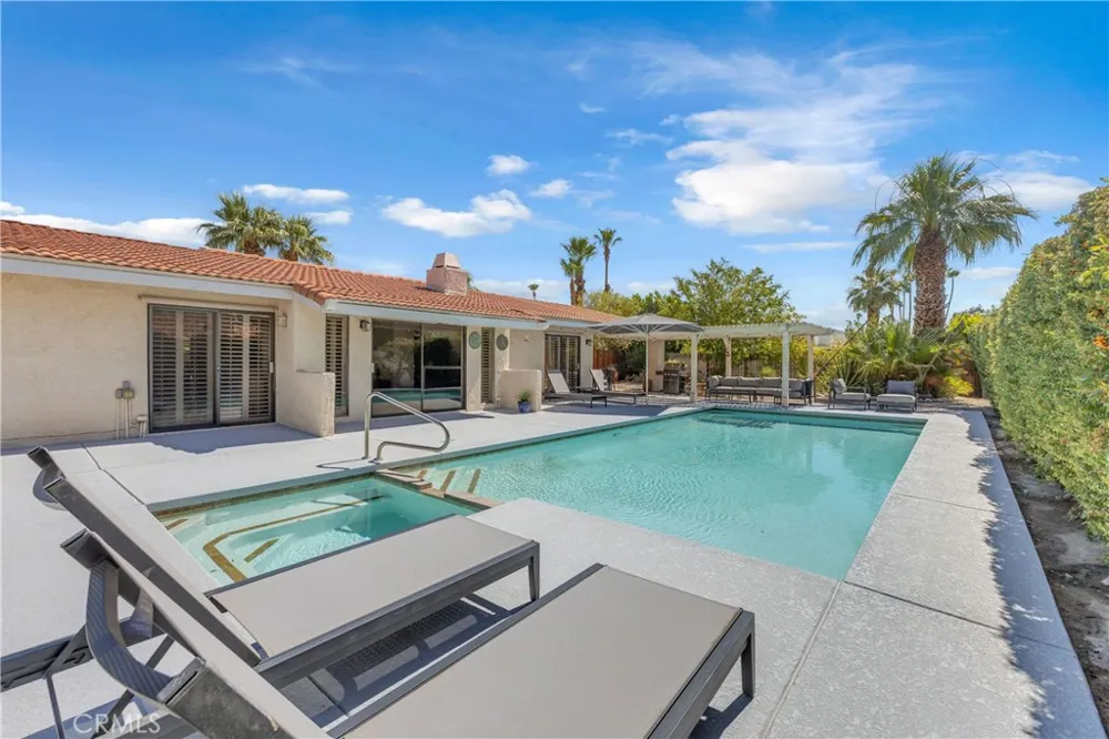 1413 Caleta Way E Palm Springs, CA 92262