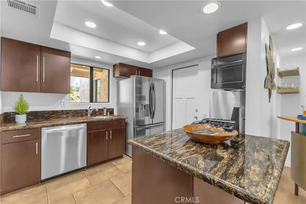 1413 Caleta Way E Palm Springs, CA 92262