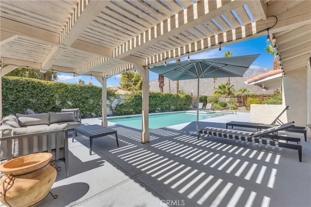 1413 Caleta Way E Palm Springs, CA 92262