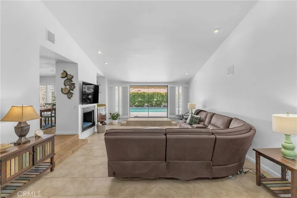 1413 Caleta Way E Palm Springs, CA 92262