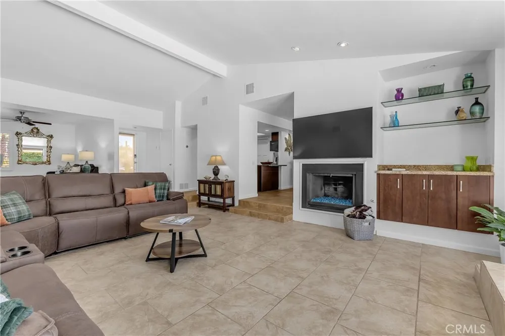 1413 Caleta Way E Palm Springs, CA 92262
