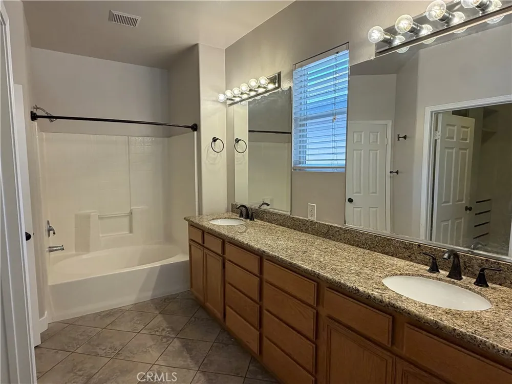 4223 Emerald Avenue La Verne, CA 91750