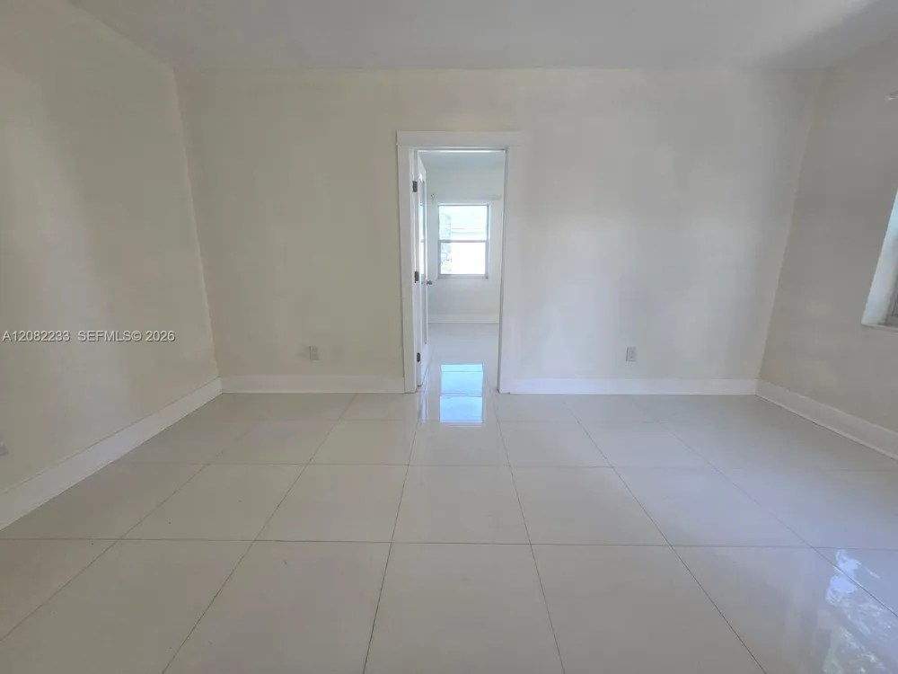 1945 NE 171st St #1 North Miami Beach, FL 33162