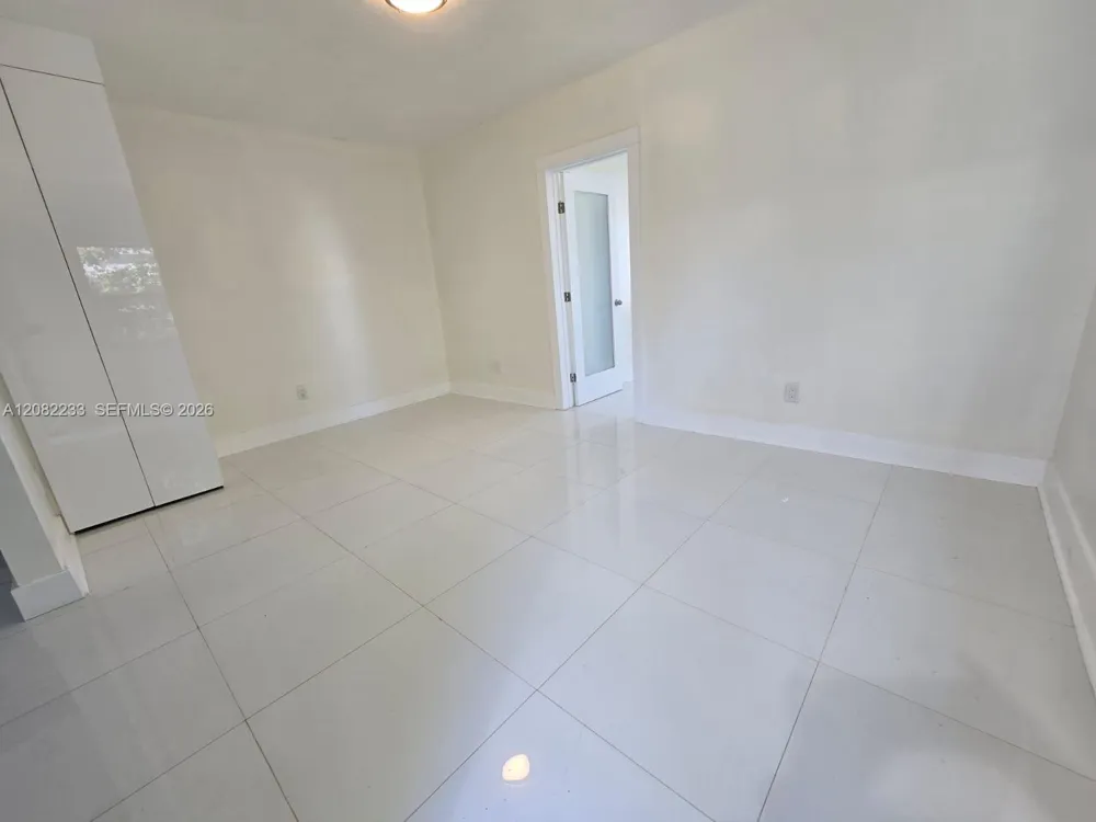 1945 NE 171st St #1 North Miami Beach, FL 33162
