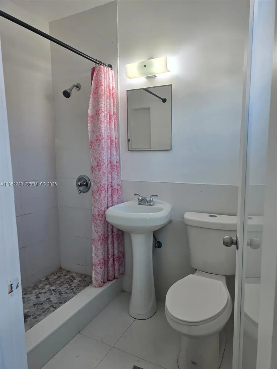 1945 NE 171st St #1 North Miami Beach, FL 33162