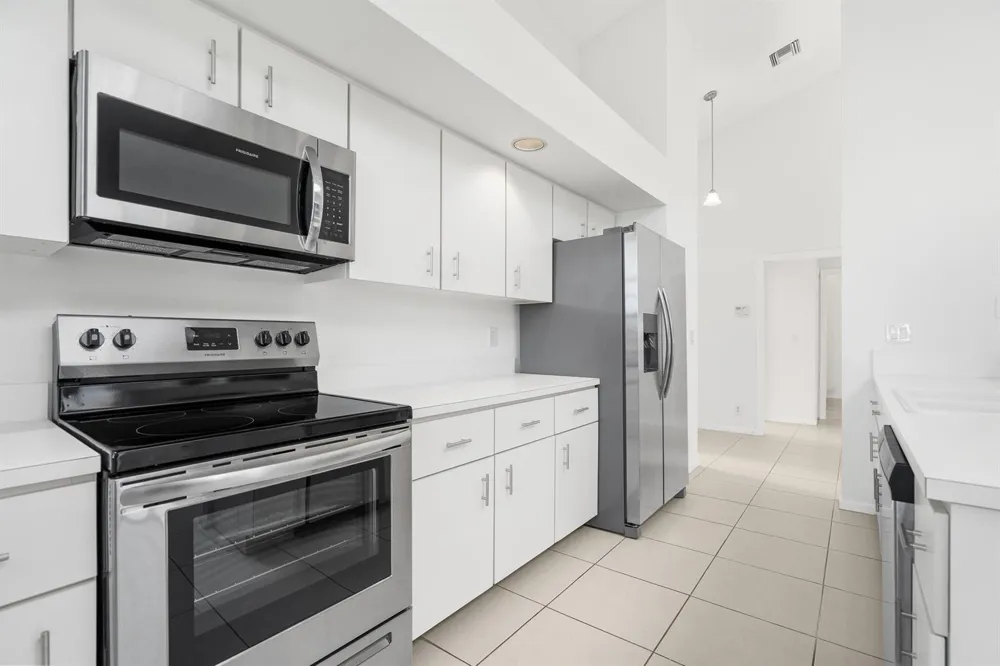 8049 ABERDEEN DRIVE #202 Boynton Beach, FL 33472