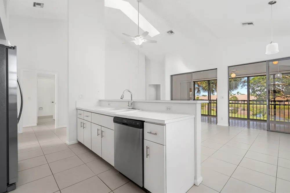 8049 ABERDEEN DRIVE #202 Boynton Beach, FL 33472