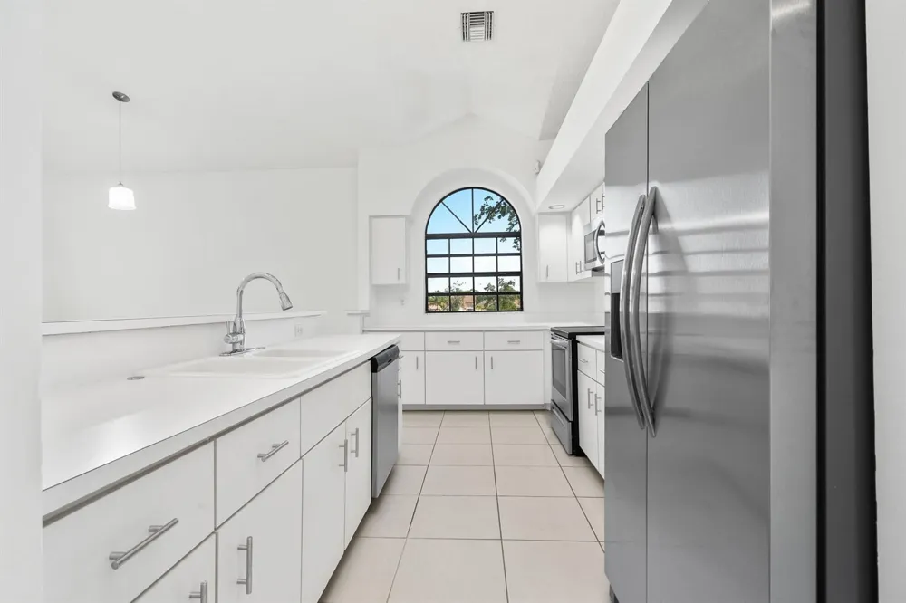 8049 ABERDEEN DRIVE #202 Boynton Beach, FL 33472