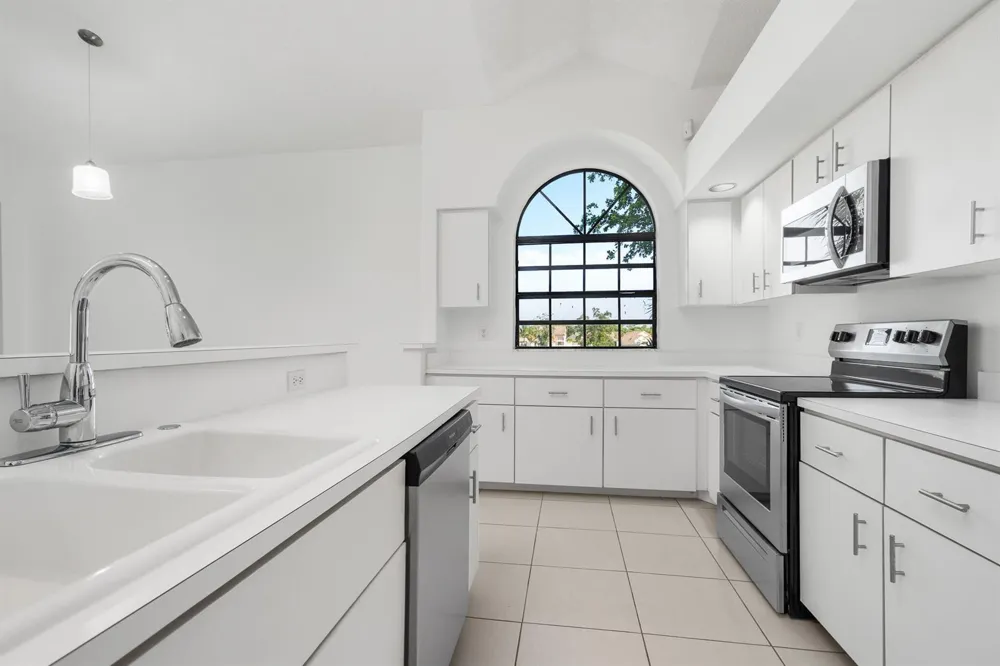 8049 ABERDEEN DRIVE #202 Boynton Beach, FL 33472