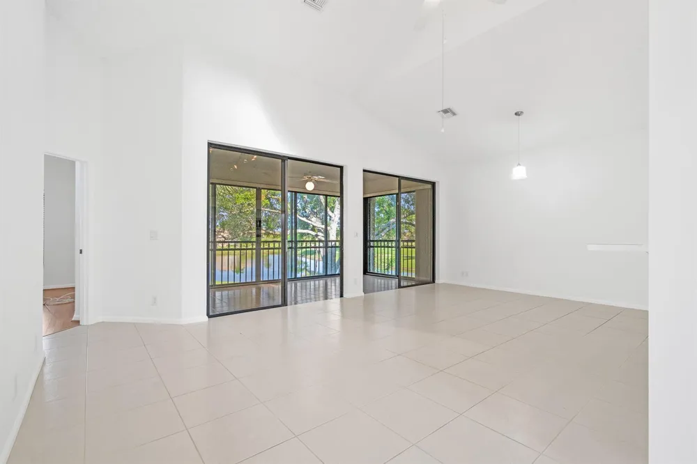 8049 ABERDEEN DRIVE #202 Boynton Beach, FL 33472