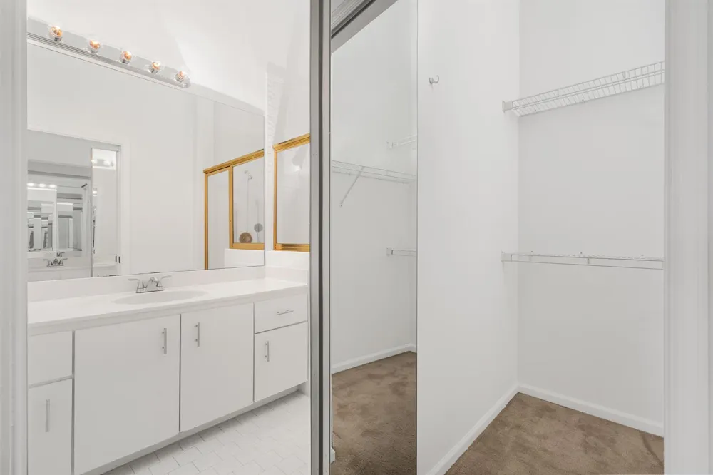 8049 ABERDEEN DRIVE #202 Boynton Beach, FL 33472