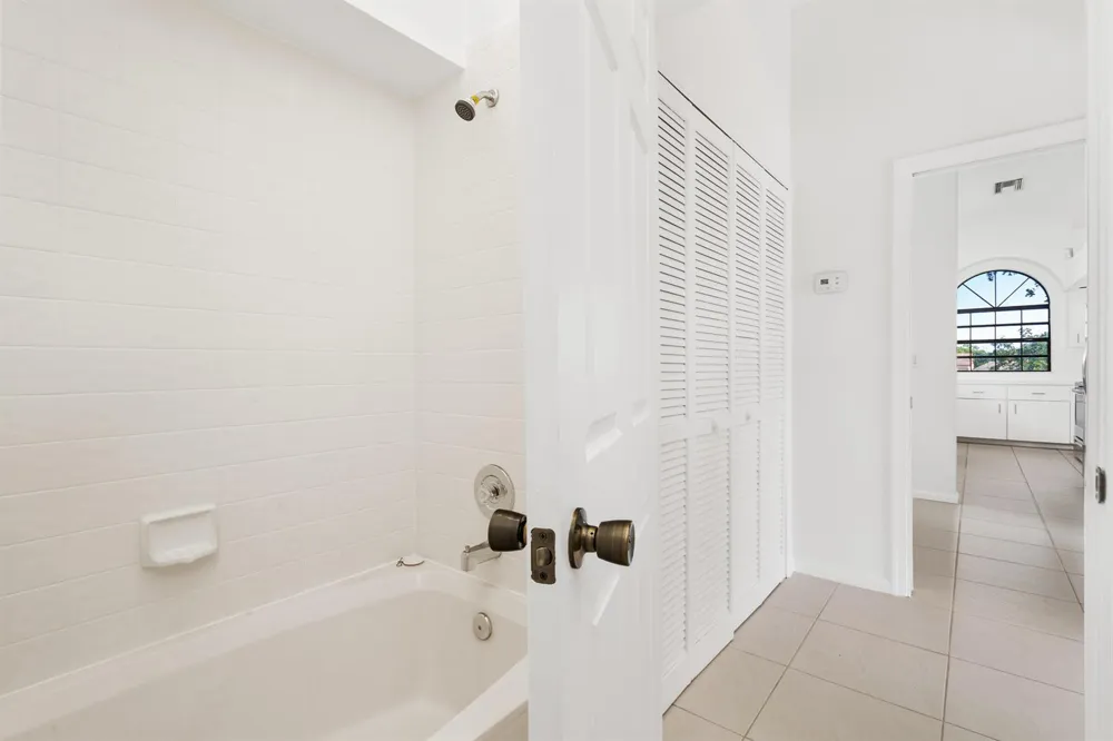 8049 ABERDEEN DRIVE #202 Boynton Beach, FL 33472
