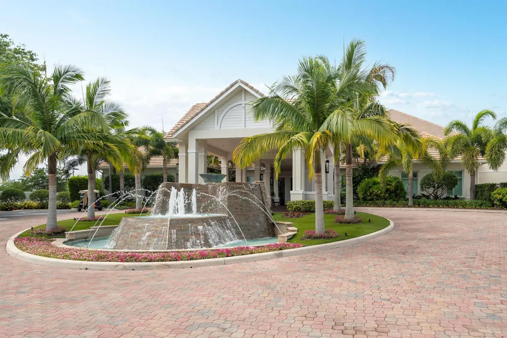 8049 ABERDEEN DRIVE #202 Boynton Beach, FL 33472