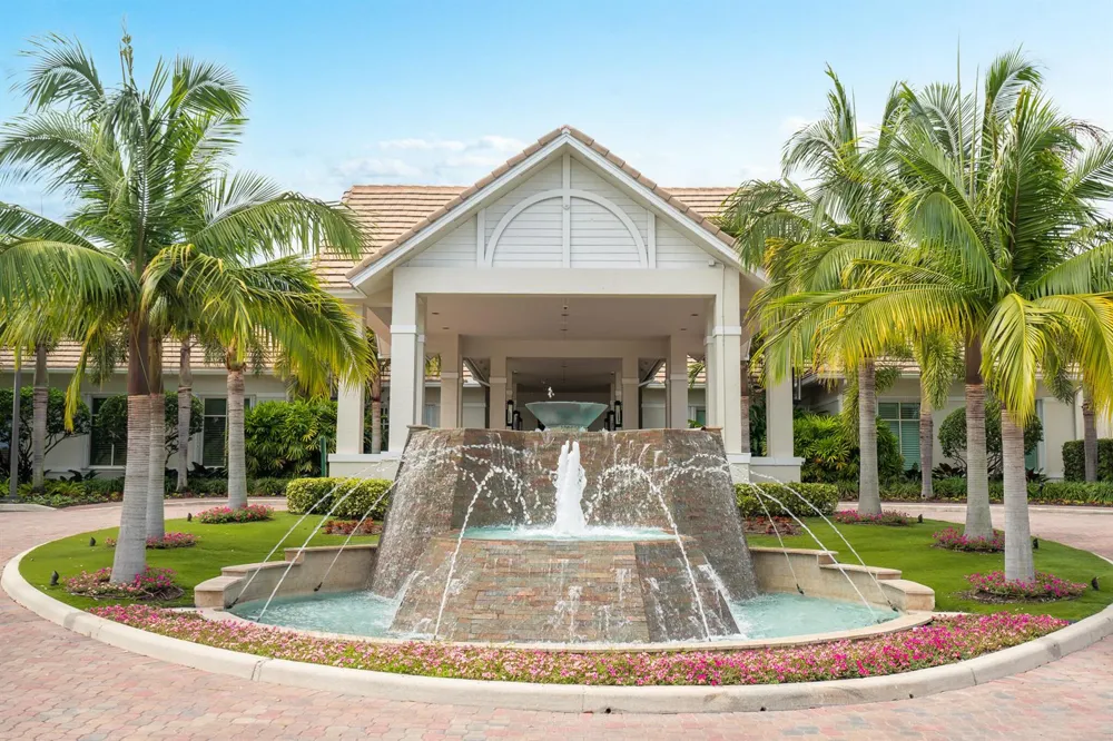 8049 ABERDEEN DRIVE #202 Boynton Beach, FL 33472