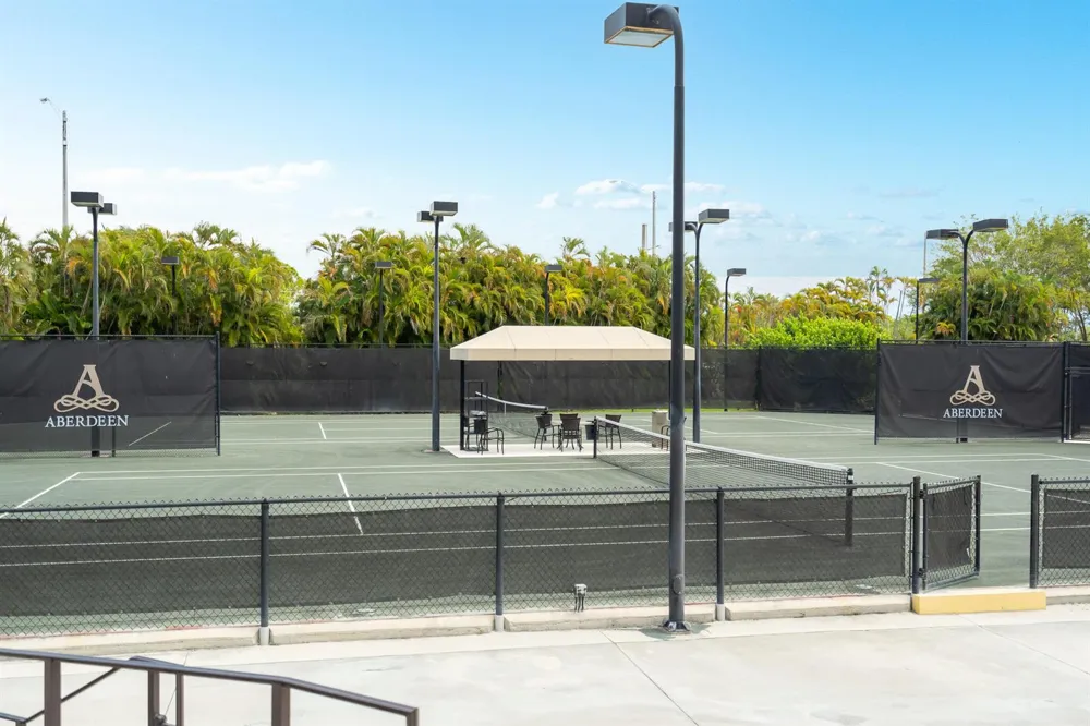 8049 ABERDEEN DRIVE #202 Boynton Beach, FL 33472