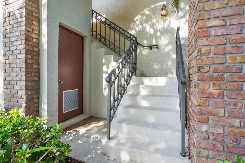 8049 ABERDEEN DRIVE #202 Boynton Beach, FL 33472