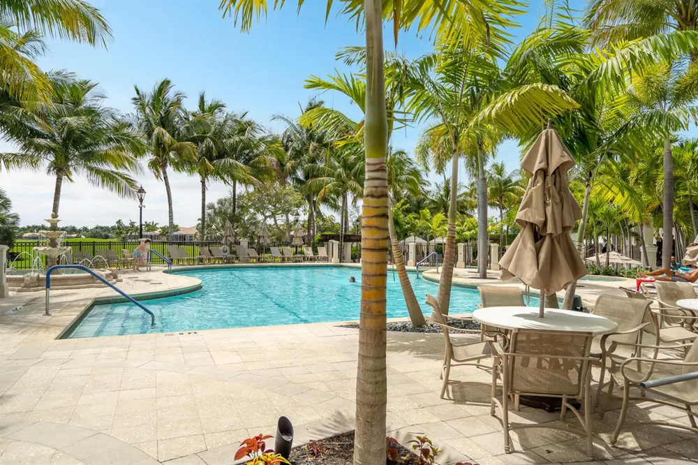 8049 ABERDEEN DRIVE #202 Boynton Beach, FL 33472